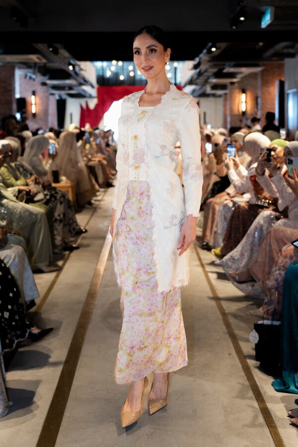 SARIMA VANILLA CREAM